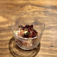 IZA - イチヂク好きだから嬉しい！
                      レアっぽい海老も沢山入ってて材料費しっかりかけてる逸品！
                      私の好きなもの沢山入ってた！赤紫蘇のジュレとか！