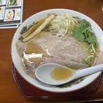 らぁめん たけや - らぁめん900円