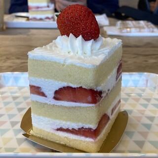 苺の里 ストロベリー ガーデン_0