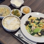 昌柚 - キクラゲと豚肉の卵炒め定食（980円）