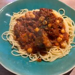 リトル シェフ にんにく - じっくり煮込んだ豚肩ロースとひよこ豆のミートソース！