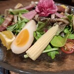 297849467 - 瑞々しいサラダにフルーツが良いアクセント⭐