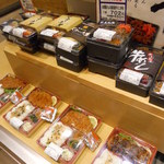 お肉屋のお惣菜 かつヰ - 店内