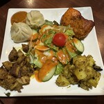 RAJ - ネパールセット　（グリーンサラダ　アルコアチャール　チキンティッカ　モモ　チョエラ）