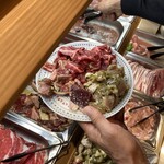 焼肉 中村屋 - 入店して最初だけここは戦場になる
