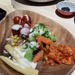 焼肉 中村屋 - 箸休めにサラダ
