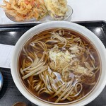 手打ちそばやさん うどんやさん 白虎 - かけそば（780円、信州）と天ぷら2つ（300円）