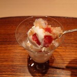 伯雲 - 佐賀県産の苺「淡雪」とヨーグルトのアイス