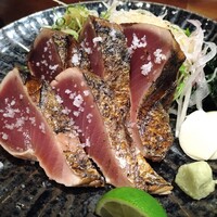 土佐料理 祢保希 新宿店 - 鰹の塩たたき