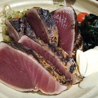 土佐料理 祢保希 新宿店 - 鰹のたたき