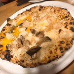 ピッツェリア・ダ・ルッフォ - ビスマルクとガンベレッティのハーフ&ハーフ