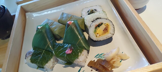 Oshokuji Dokoro Izasa Chaya Yumekaze Hiroba Ten