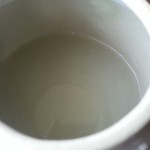 石臼挽き蕎麦香房 山の実 - 蕎麦湯は蕎麦粉を溶き入れたもので濃度は甘酒と豆乳の中間位い?
      風味も良い