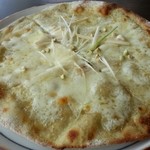 石臼挽き蕎麦香房 山の実 - トッピングされた丸ぬきの蕎麦の実の色は緑色（夏だというのに！）