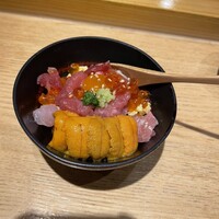 三軒茶屋 鮨かんてら - 海鮮丼ウニ追加
