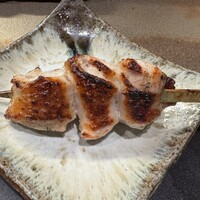 厳選焼鳥 一石三鳥 本店 - 抱き身（胸肉を皮で巻いたもの）