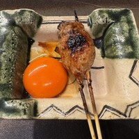 厳選焼鳥 一石三鳥 本店 - つくね卵黄