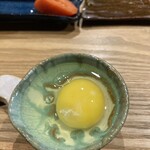 ろくろと米 ととと - レモン色の卵、北海道のうーん、産地が思い出せない、酒のせいか。