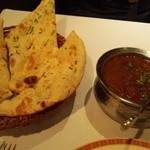 Palki Indian Restaurant - ラムカレー、ガーリックナン