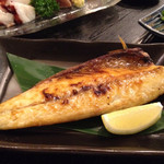 居酒屋斎太郎 - 焼き魚セット。生ビール付いて1280円。