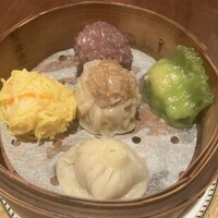 Shanghai Dining 状元樓 - 小籠包、海鮮翡翠餃子、もち米焼売、海鮮団子、フカヒレ入り焼売