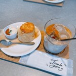 シャルマンカフェ クレフィ三宮店 - スコーンとカフェラテ