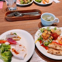 The Kitchen Salvatore Cuomo 三宮 - ピザの生地モチモチで美味しい