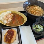 ゆで太郎 もつ次郎 - 自分好みの味にするため、一味をかけまくりました。