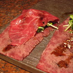 焼肉うしごろ - カメノコ
      