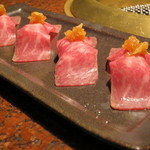 焼肉うしごろ - ザブトンの炙り握り　おろしポン酢添え