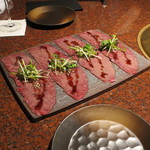 焼肉うしごろ - カメノコ
      