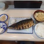 食事と酒処 真 - 鯖の一枚焼定食 1,100円
