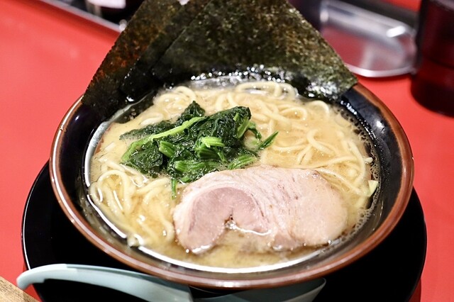 Yokohama Iekei Ramen Eegaya Chikusa Ekimae Ten