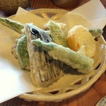 素朴な野菜天ぷら（600円）