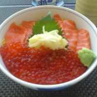美寿思 - 鮭いくら丼