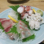 さしみ盛り合わせ　鱧まで入ってます