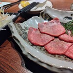 本町肉倶楽部 tongue be - ねぎ塩タン(ハーフ)825円税込み