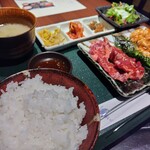 本町肉倶楽部 tongue be - 肉ホル定食140g1,705円税込み