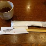 釜めし菜時記 さき亭 - テーブルセットとお茶