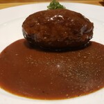 洋食 おがた - （※写真6）特製ハンバーグ（正面から）