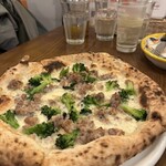 Pizzeria IL Porto - サルシッチャとブロッコリー