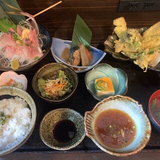 カフェキッチン カツタマ_1