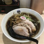 ラーメン 郷 - 醤油チャーシュー麺大盛