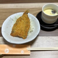 駒寿し - 寿しランチ 中 についてくる茶碗蒸しとアジフライ