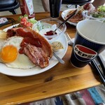 サーフガーデン - 料理写真:サーフ ガーデン ブレックファースト(800円)とドリンクセット(350円)