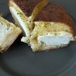 リヨンスィーツ - マヌルパン断面