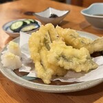 源八 - 単品で頼んだ穴子天。こちらは800円