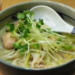 とり塩ラーメン 566kcal