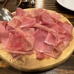 トラットリア ダ コヴィーノ - スロヴェニア産　生ハム