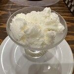 トラットリア ダ コヴィーノ - 自家製　濃厚ミルクアイス